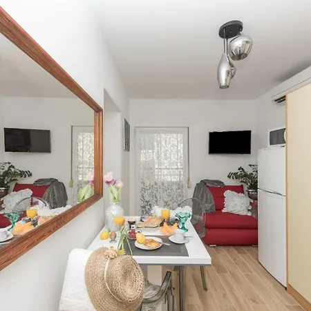 East Side Deluxe * Makarska